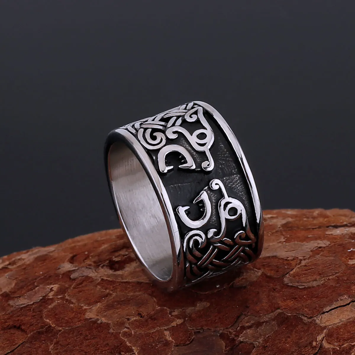 

Creative Stainless Steel Egyptian Mythological Viking Ring Nordic Vintage Amulet Ring Jewelry Teen Animal Wolf Pattern Gift
