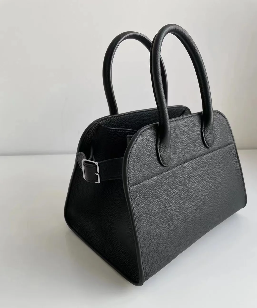 

2023 New The New Style Margaux 10 Lcu Smooth Leather Litchi Grain Handbag Single Shoulder Bag Row Oblique Package