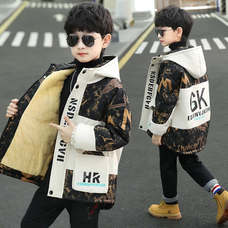 

Утепленные теплые пальто для мальчиков, детские зимние парки, Новое Детское хлопковое пальто с капюшоном, длинная куртка с плюшевой подкладкой и надписью