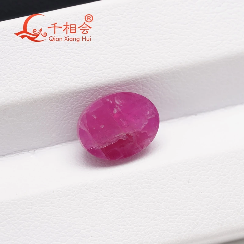 Кабошон овальной формы 5-7 карат натуральный рубин непрозрачный красный цвет