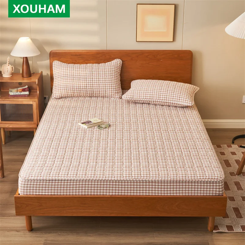 

XOUHAM 100% Cotton Quilted Fitted Sheet Plaid Fitted Cover Non Fading Bedding 3 PCS (1 Fitted Sheet + 2 Pillowcase) Only