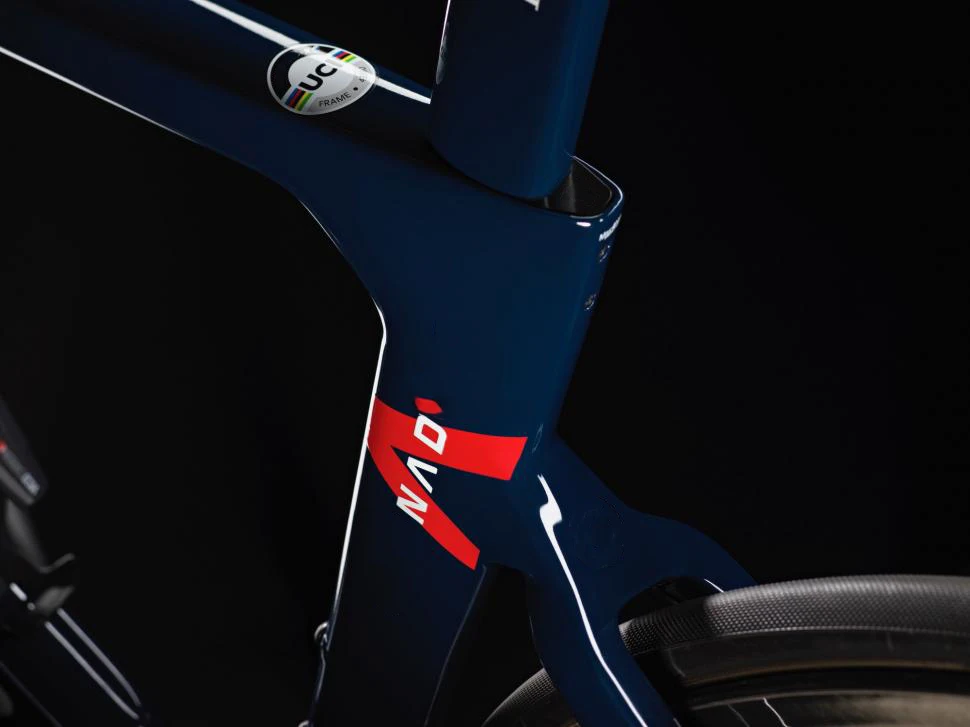 

2022 F14 F Newest carbon road bike frame f12 T1100 1K Rim Disc Brake Bicycle Frame Direct Mount Brake Frameset XDB DPD available