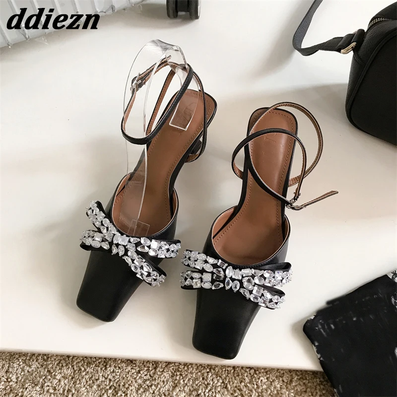 

2023 модные женские туфли-лодочки с бантом-бабочкой и кристаллами, женские сандалии на среднем каблуке с пряжкой, женские повседневные сандал...