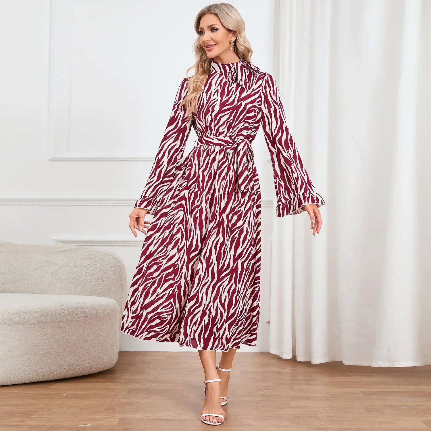 Европейский и американский приталенный темперамент расклешенные рукава