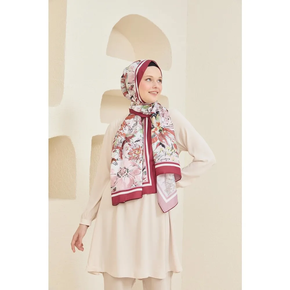 

Саржевая шаль Dorlie Lilies с цветочным узором