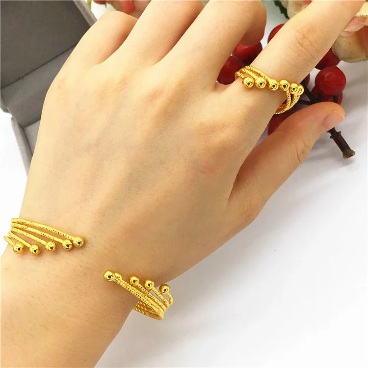 

Fashion Copper Plated Vietnamese Sand Gold Simple Opening Bracelet Long lasting European Dollar Gold plated Wedding Jewelry