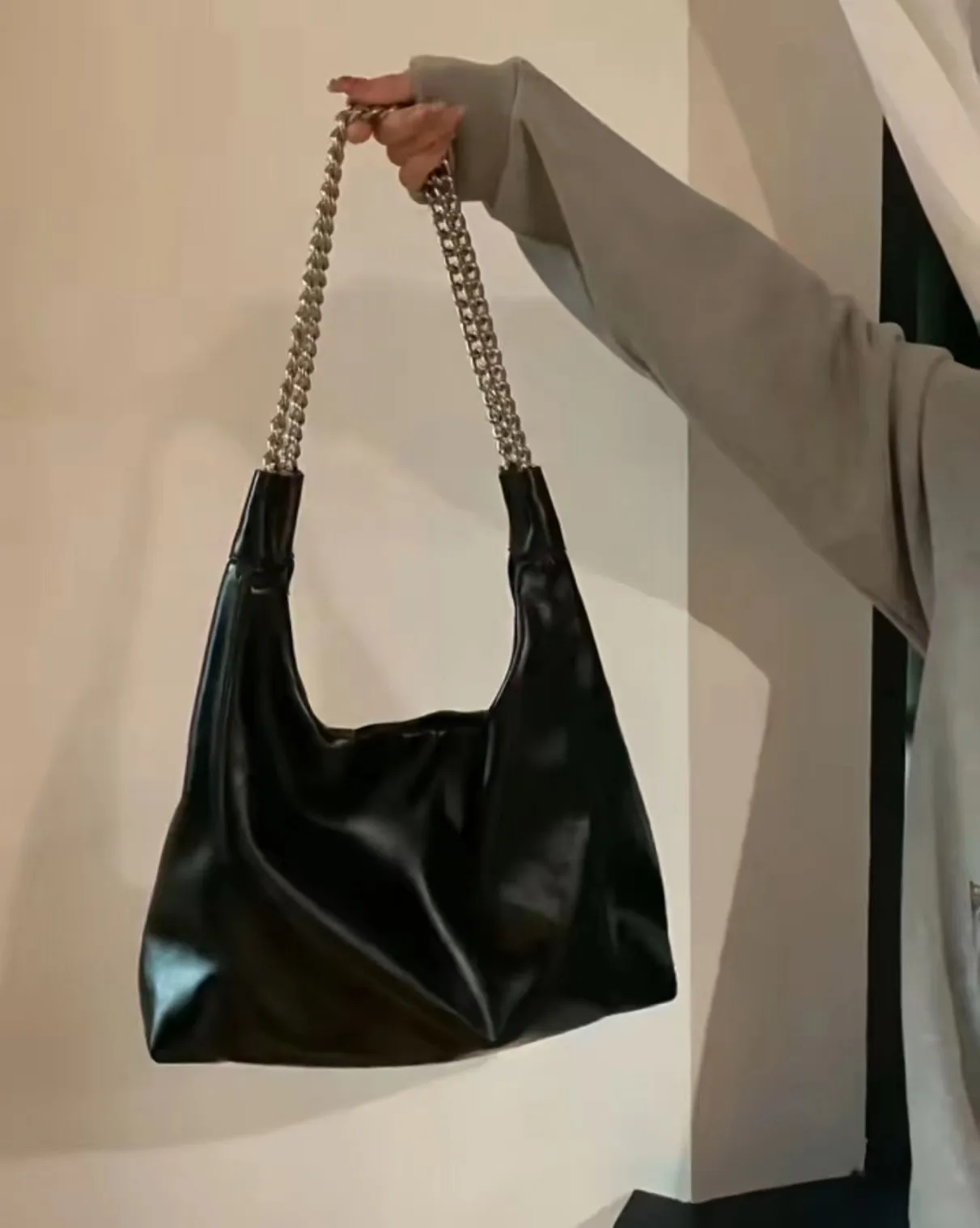 

2023 New Fashion Office Lady Shoulder Bag Korean Y2k Chain Aesthetic Large Capacity Tote Bag Trendy Streetwear Women Handbag