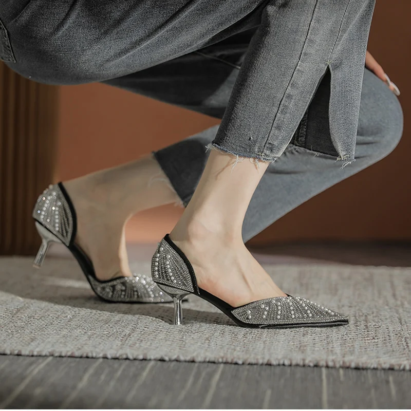 Рисунок 5 - Женские туфли с острым носком