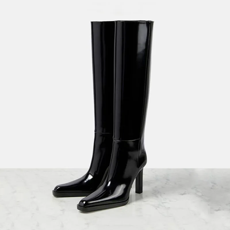 Женские сапоги из лакированной кожи на квадратном каблуке с острым носком