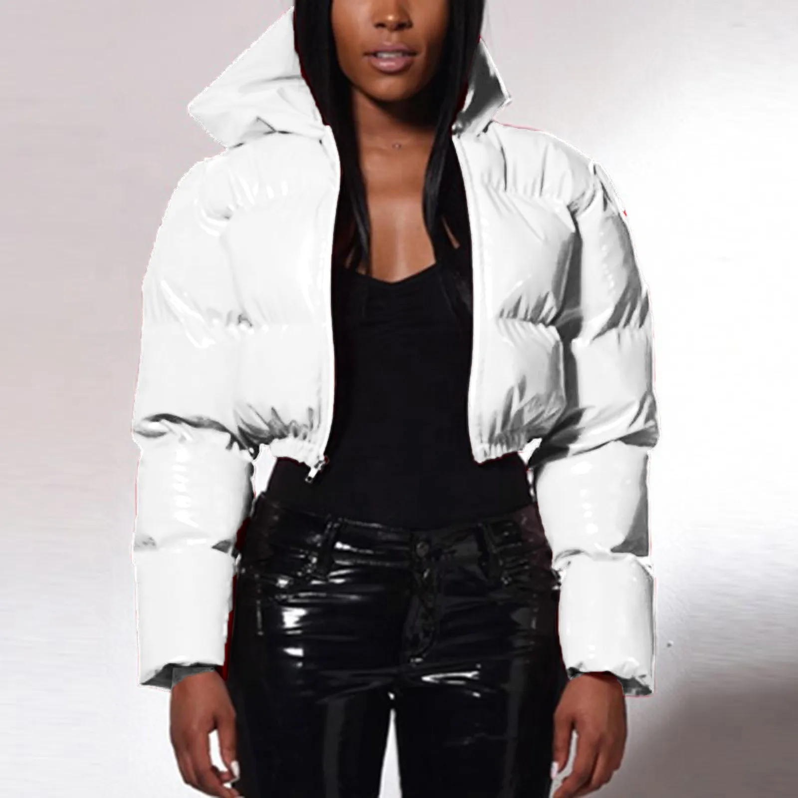 

Женская короткая куртка на флисовой подкладке, с капюшоном и капюшоном