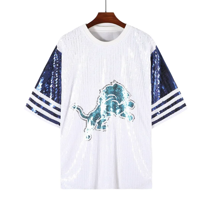 Женская футболка в полоску с блестками и круглым вырезом