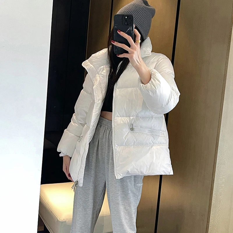 

Female Winter 2022 High Quality Warm 90 White Duck Down Casual Short Long Sleeve Pocket Zip Puffer Coats Down Jacket Women