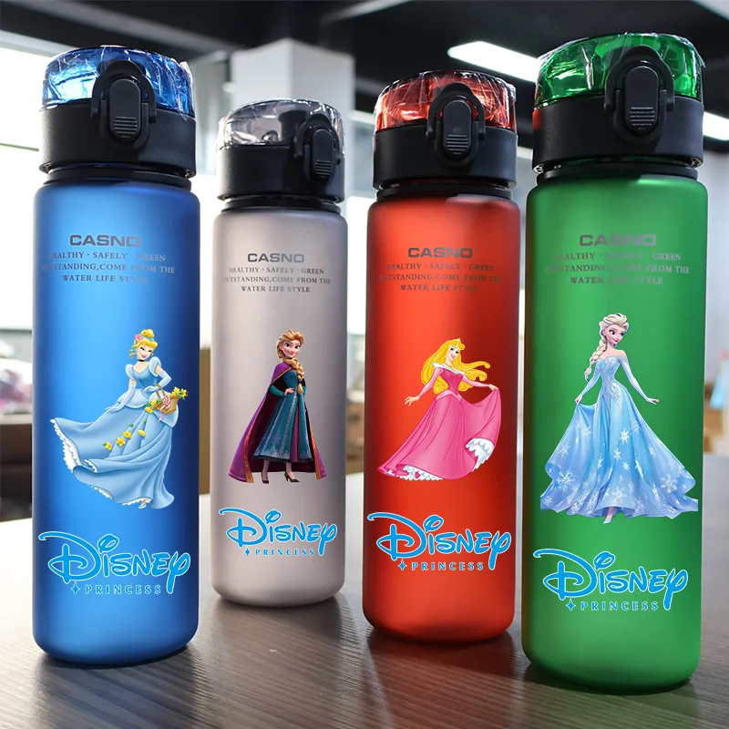 Фото Пластиковая чашка для воды с героями мультфильмов Disney, 560 мл, с изображением Белоснежки, большая вместимость, портативная, герметичная, для занятий спортом на открытом воздухе, для путешествий, чашка для воды №1