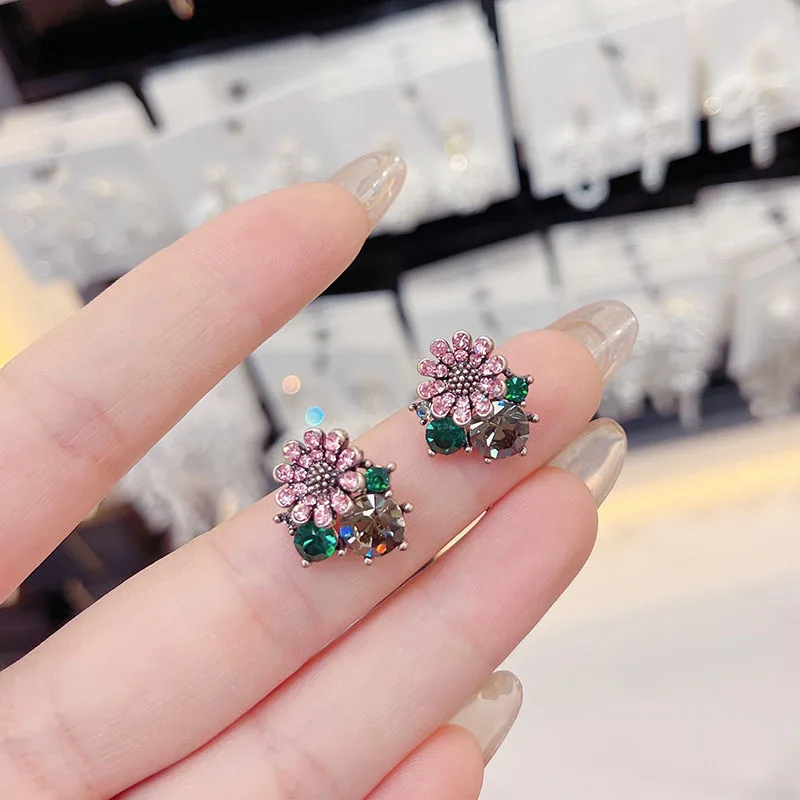 

Fashion Fresh Pink Zircon Cute Flower Elegant Women's Earrings Girl Daily Wear Stud Earrings Exquisite Korean Fashion Jewelry