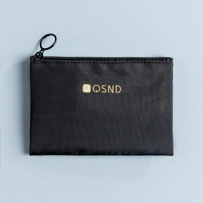 

Черная нейлоновая косметичка