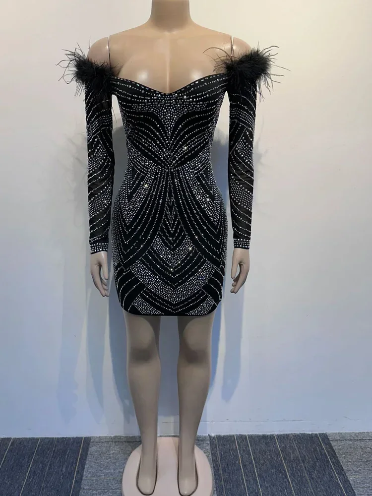 Роскошное женское вечернее платье Beyprern шикарное черное с перьями на плечах