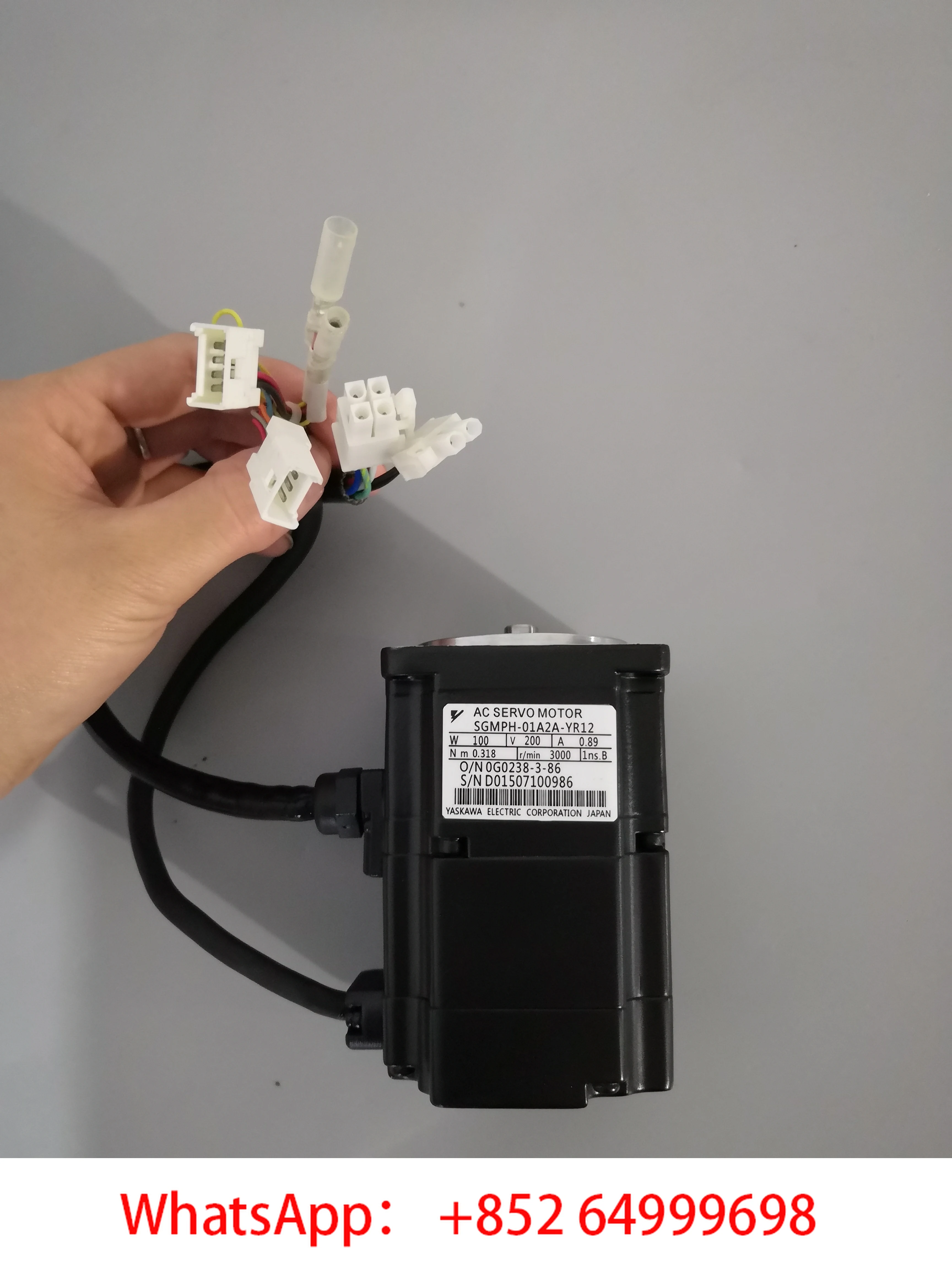 SGMPH-01A2A-YR12 Совершенно новый серводвигатель SGMPH 01A2A YR12