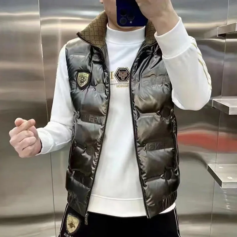 

4 Colour Winter Letter metal medal Sleeveless Jacket Mens Stand Collar Shinny Rhinestones Down Vest Solid Color Coat Men Vest