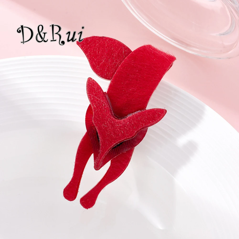 

D&Rui 2023 New Running Red Fox Brooches Fashion Acrylic Animal Lapel Pins Women's Clothing Backpack Jewelry Accessories Brooch