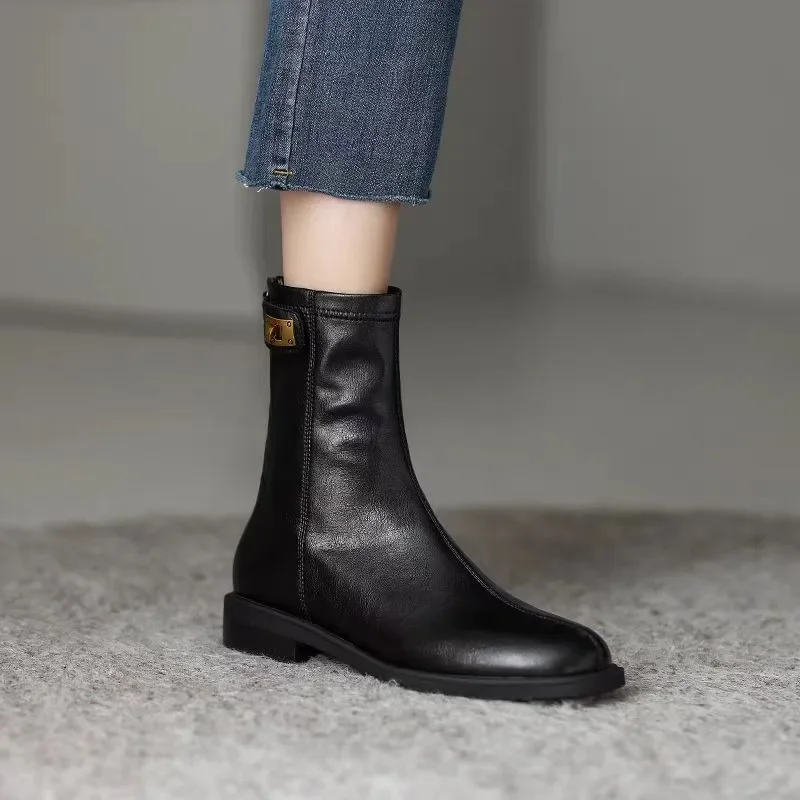 Ботинки женские на молнии с металлическим украшением в ассортименте