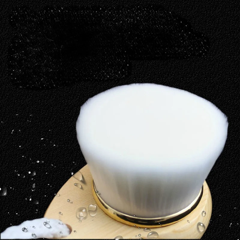 

Щетка для чистки лица с деревянной ручкой