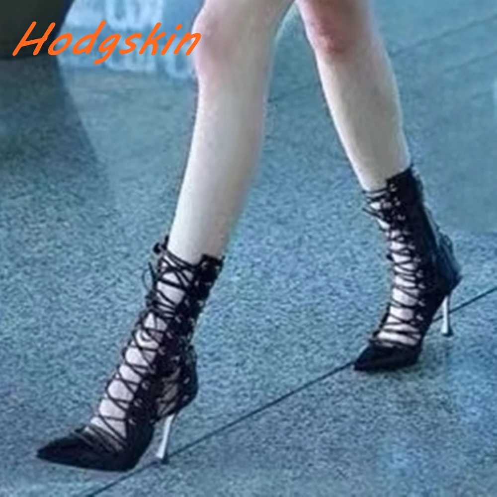 Женские ботинки с перекрестной шнуровкой Черные полусапожки острым носком и