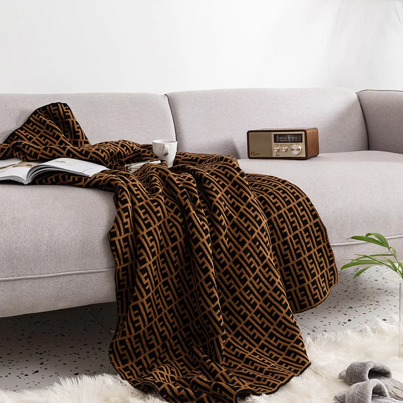 

Nordic Luxury Letter Blanket Retro Double Knitted Air Conditioning Soft Blanket Sofa Living Room Bedroom Decoration