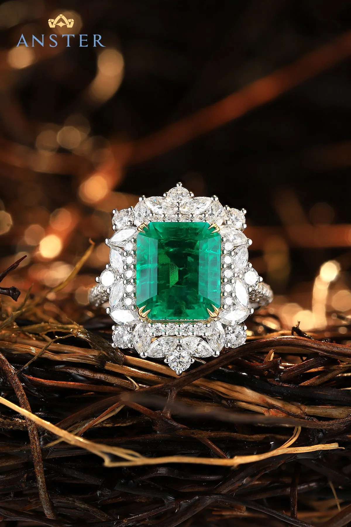 Рисунок 3 - Роскошное кольцо с изумрудом 18K Lab для женщин