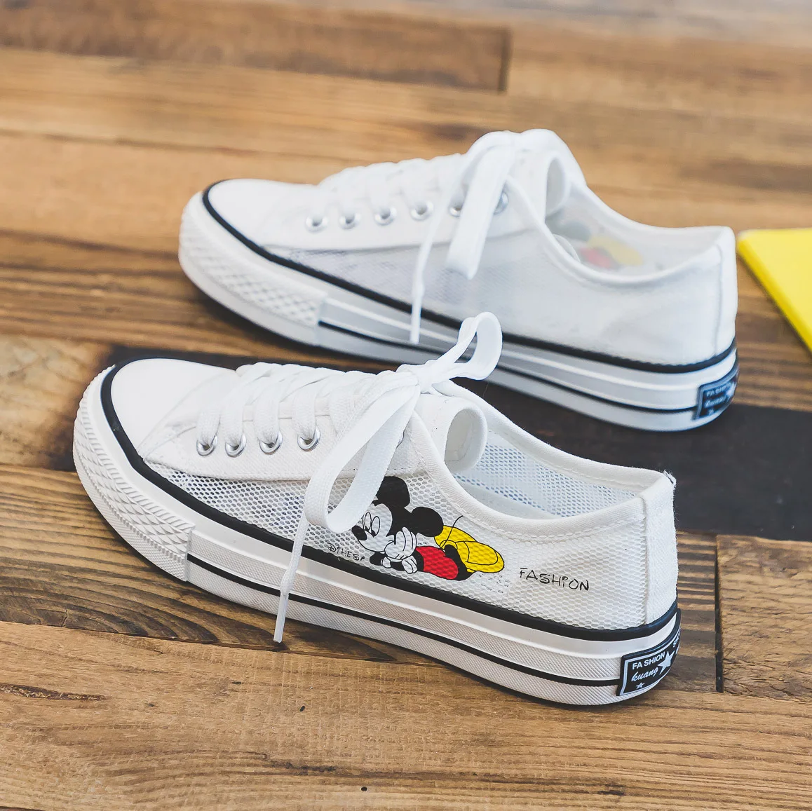 

Disney children's canvas shoes summer new cartoon Mickey hollow breathable casual shoes boys and girls children's casual shoes