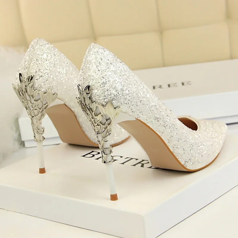 

2021 New Women Pumps High Thin Heel Metal Pointed Toe Shallow Sexy Ladies Bling Bridal Wedding Women Shoes White High Heels