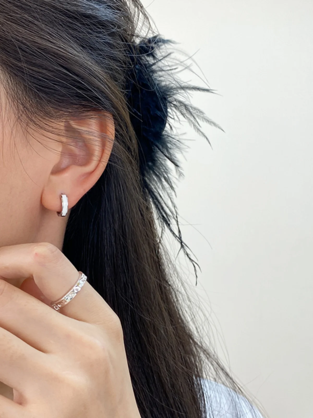 Пряжка для ушей из стерлингового серебра S925 крутое красивое черно-белое кольцо