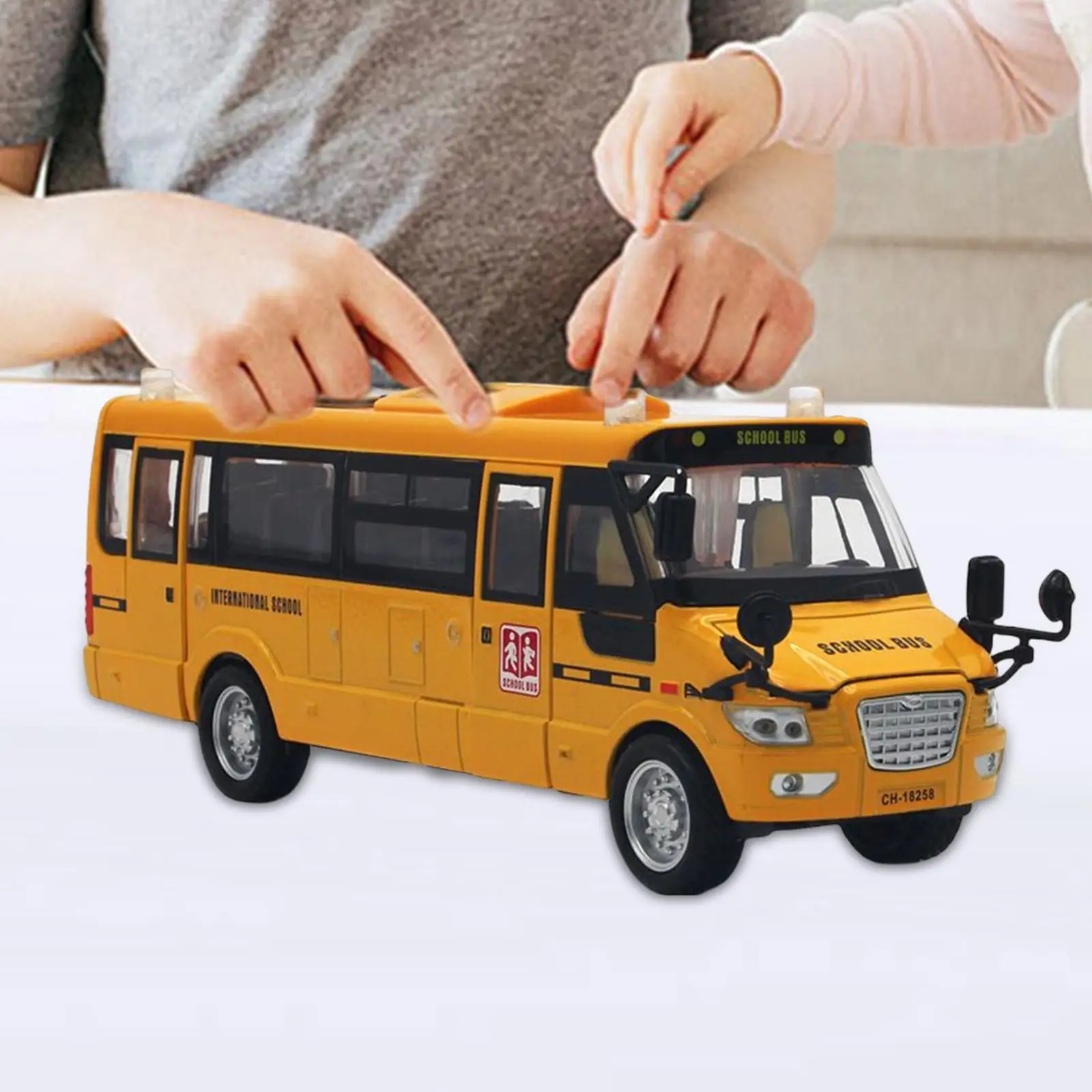 

Simulation Bus Model Toy Pull Back Toy Alloy Sound Function with Light 5 Open for Ornaments Gifts Collectibles Girls Toddlers