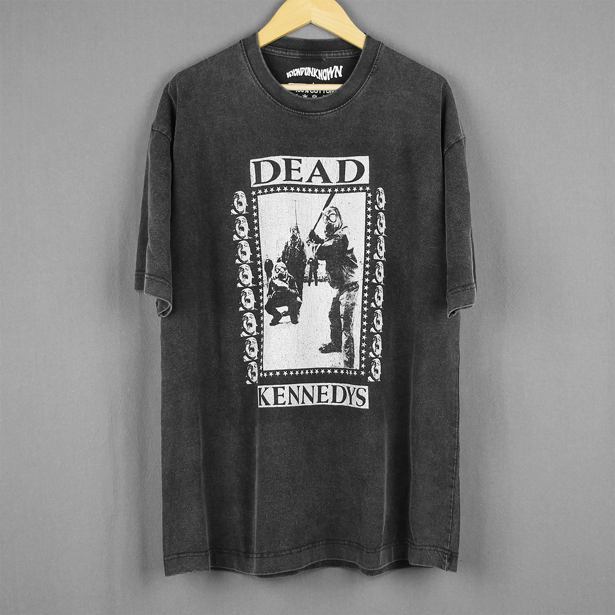 Футболка с принтом мертвый Кеннет