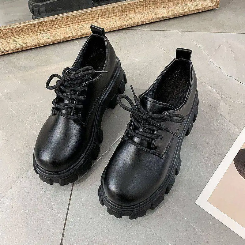 

Туфли женские из лакированной кожи на толстой подошве, однотонные повседневные удобные, на шнуровке, в британском стиле, черные, весна