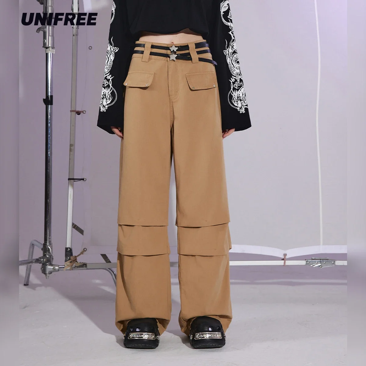 

UNIFREE Straight Leg Khaki Loose Cargo Pants Women Retro Streetwear Hight Street Woman Cargo Pants Fashion Cool Pants
