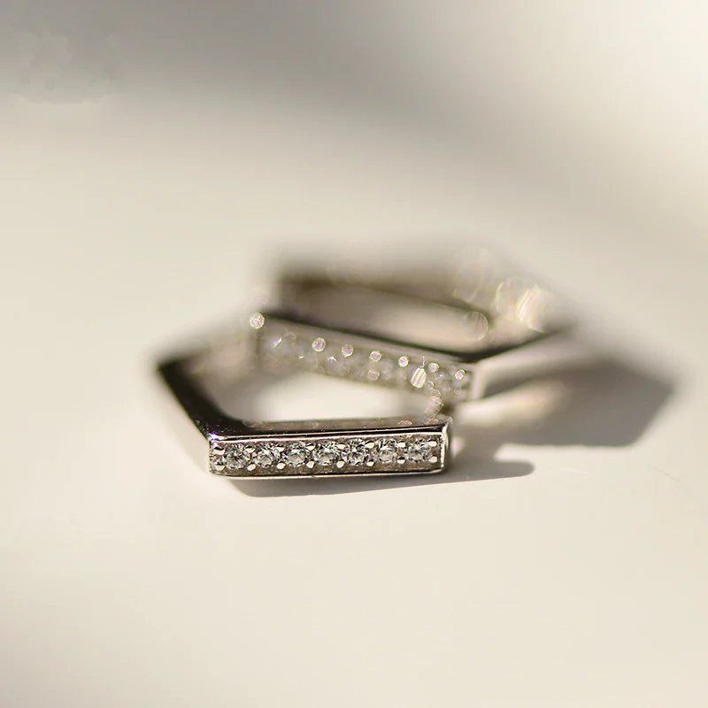 

Simple Cute Geometric Stud Earrings Womens Mini Zircon Silver Hypoallergenic Daily Gifts Temperament Fashion Jewelry Party Gifts