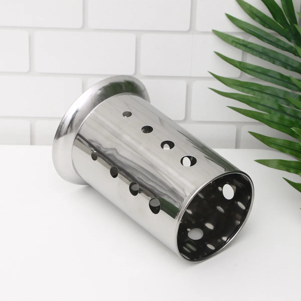 

1Pcs Tableware Holder Holey Stainless Steel Chopsticks Canister Tableware Holder for Chopsticks Tableware Kitchen