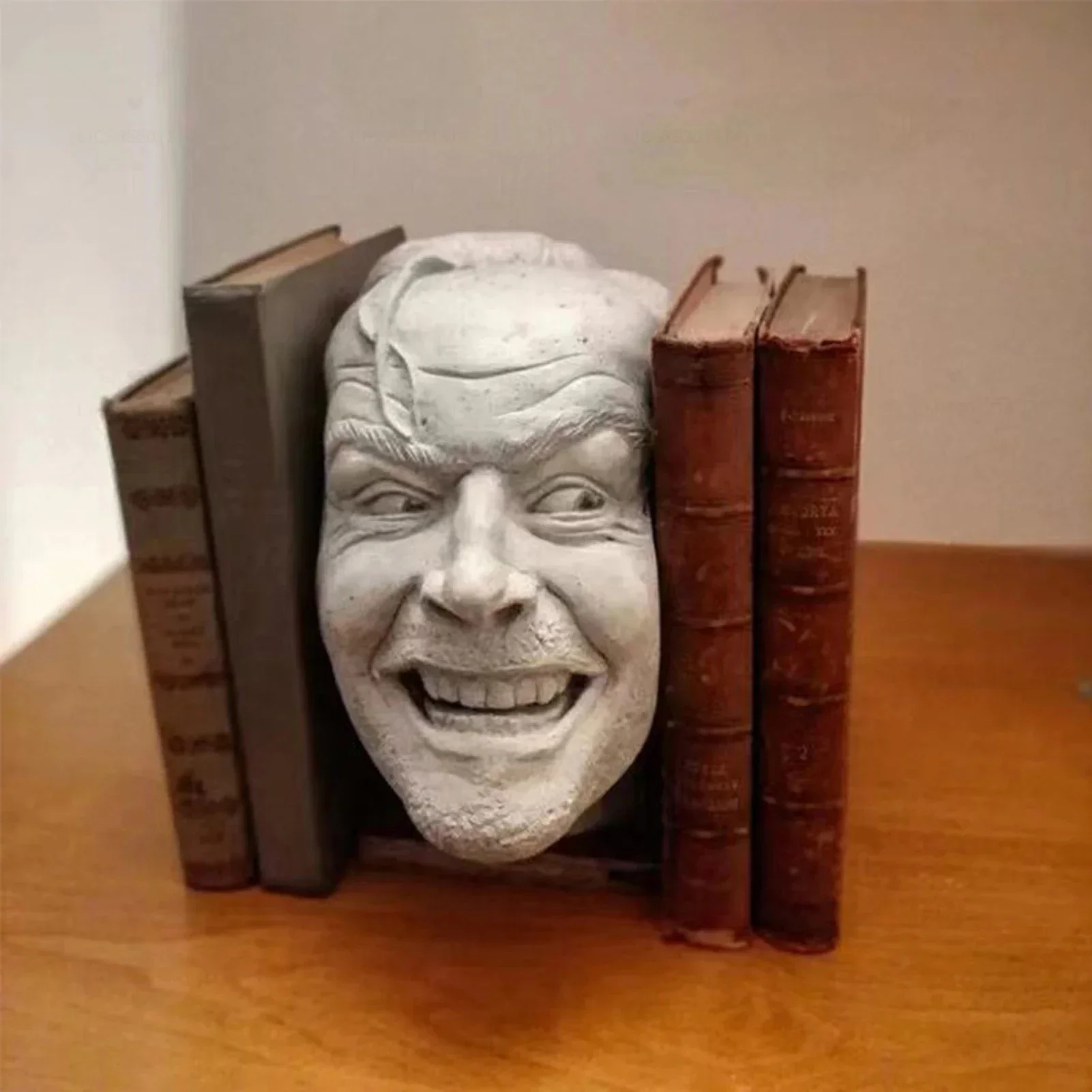 

Here's Johnny Bookend Sculpture Of The Shining Resin Desktop Ornament Bookend Library Book Shelf Home Decoration Originality New
