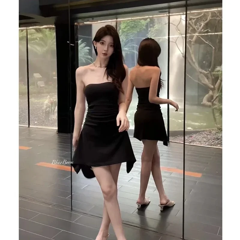 Новинка лета 2024 приталенное платье со складками пикантное острая мини-платье без