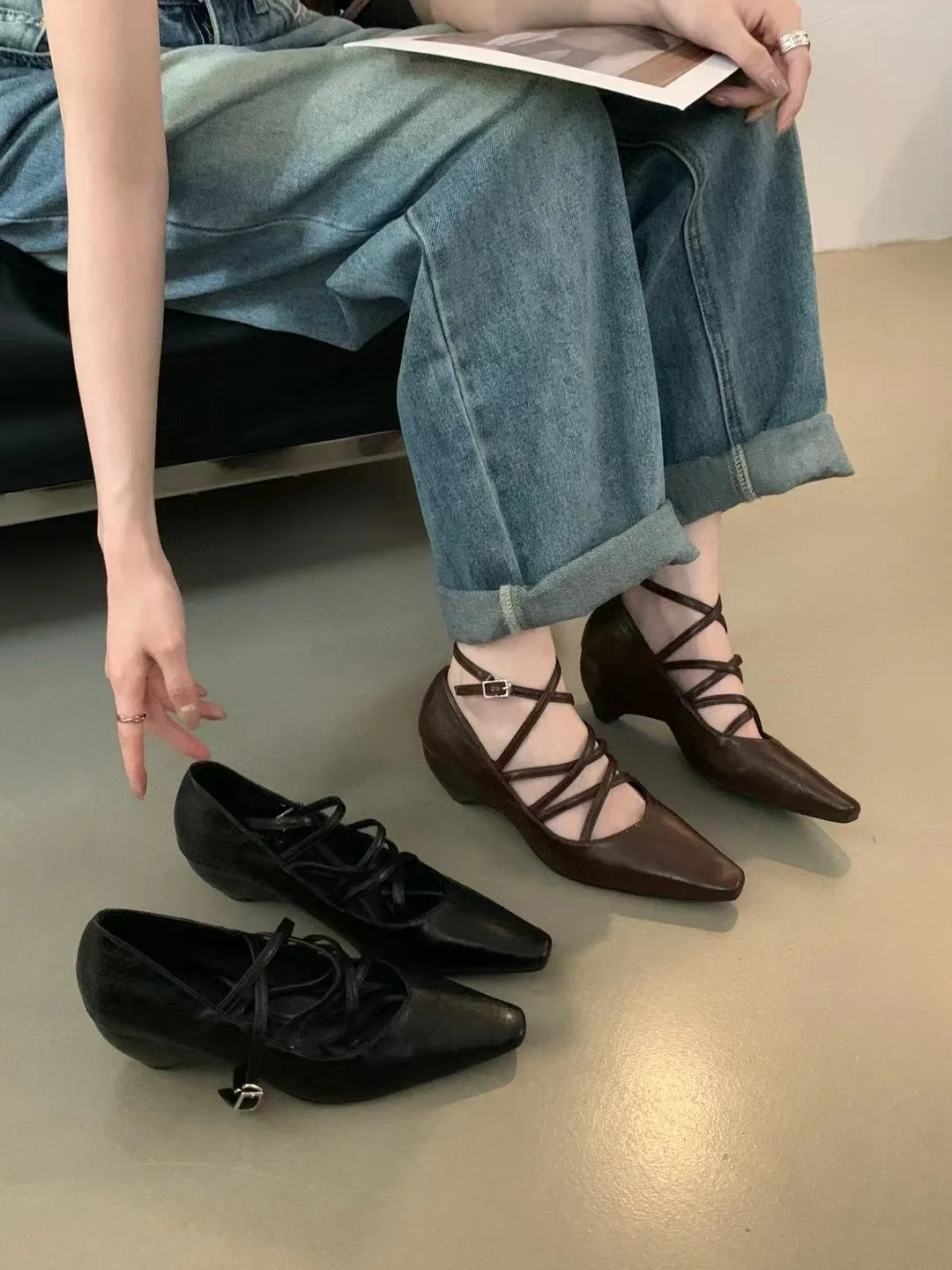 Туфли-лодочки женские с острым носком высокий толстый каблук поперечный ремешок