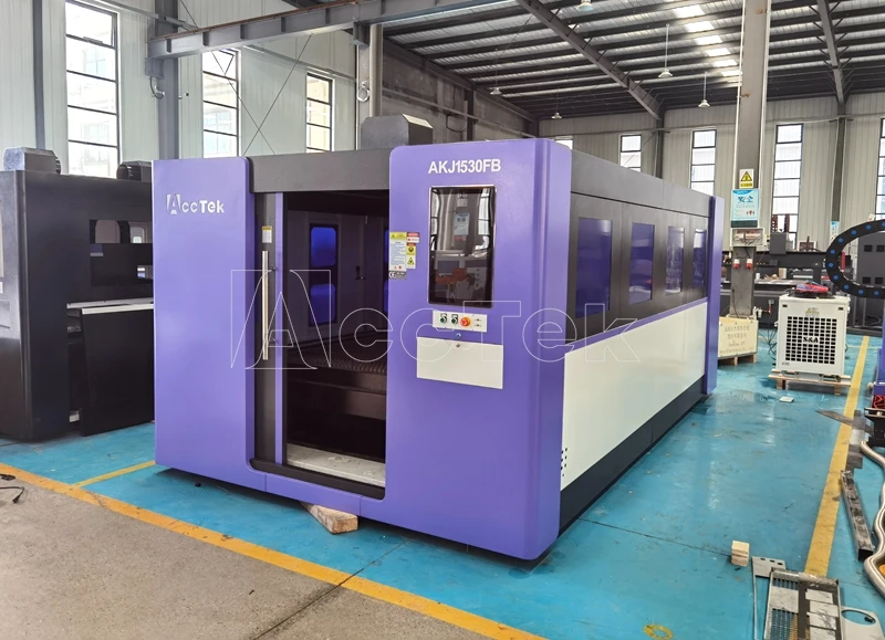 

6000W 8000W Full Cover Enclosed Metal Plate And Tube Fiber Laser Cutting Machine For Carbon Steel