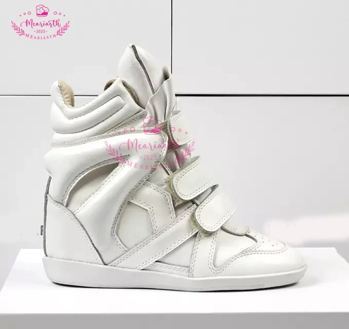 

Женские кроссовки из натуральной кожи, на танкетке