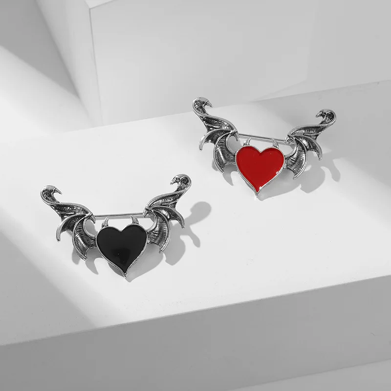 

Novelty Demon Heart Black and Red Demon Wings Ponk Gothic Badge Brooch for Jewelry Accessory