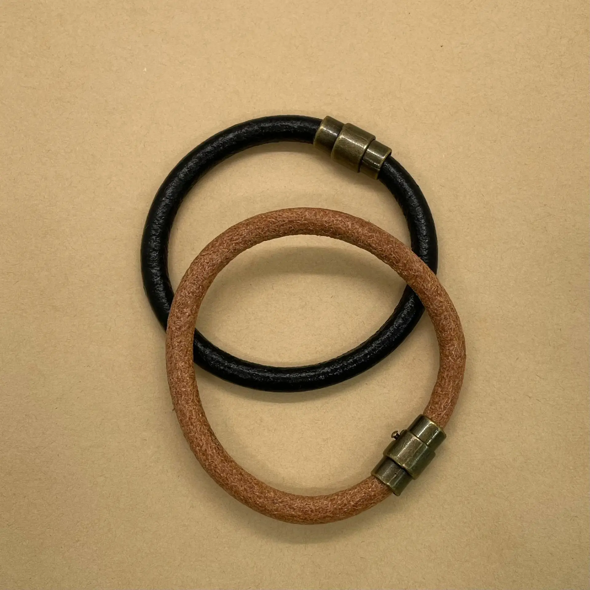 

Fashion Handmade Smooth Retro Simple Lovers Leather Bracelet Jewelry For Men And Women