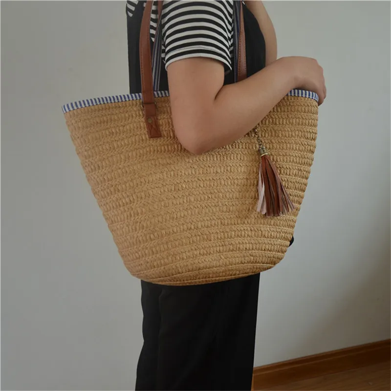 2022 Simple Tassel Straw Bag Women Handmade Rattan Woven Handbag Summer Large Capacity Shoulder Bag Beach Vacation Travel Tote