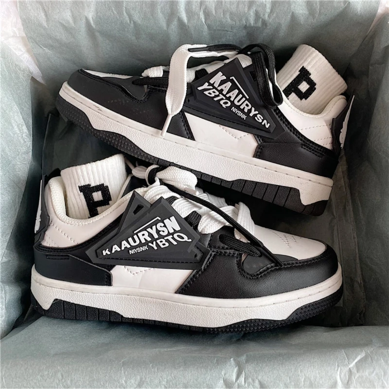 

New Trendy Mens Sneakers 2023 Breathable Summer Athletic Womens Skateboard Shoes Letter Patch Non-slip Casual Bread Footwear