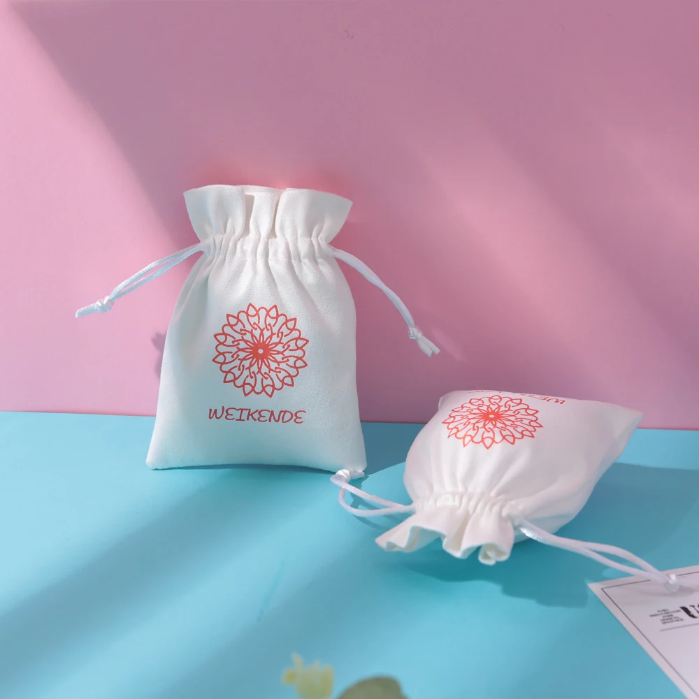 

100 фланелевые маленькие подарочные пакеты с надписью «шт., Пользовательский логотип», бархатный органайзер для ювелирных изделий, упаковочный мешочек, свадебные сумочки для конфет