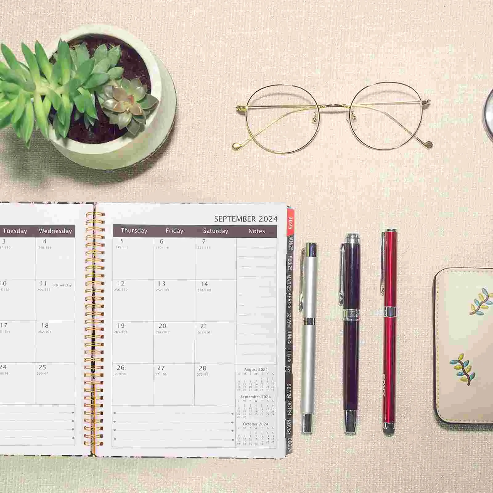 Планировщик на 2024 год в спиральном переплете повестка дня блокнот для