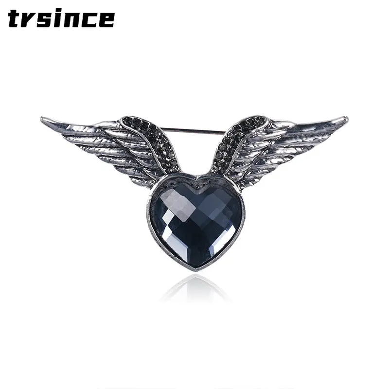 

Fashion Crystal Angel Wing Brooch Alloy Silk Scarf Buckle Pin Accessories Corsage Women Exquisite Casual Jewelry Heart Badges