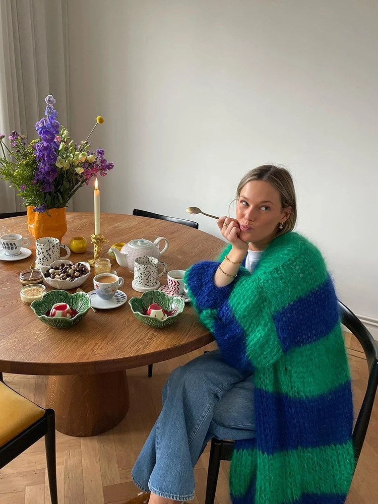 Рисунок 2 - Женский полосатый кардиган в стиле пэчворк